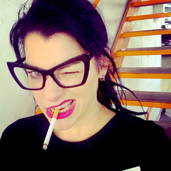 ⚡️Meet the Posher⚡️ - Picture 2 of 4